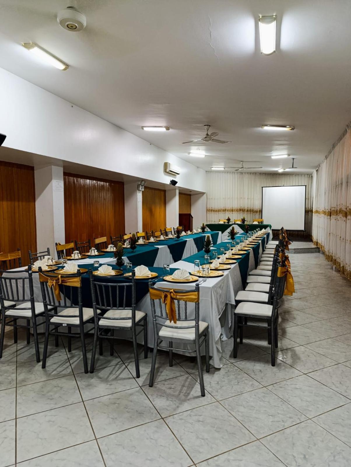 Hotel Sol Del Oriente Пукалпа Екстериор снимка