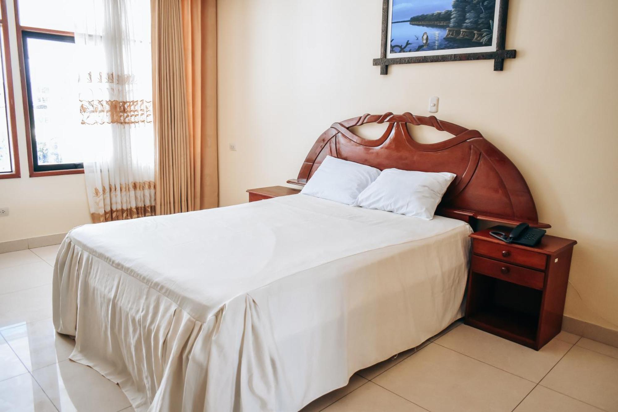 Hotel Sol Del Oriente Пукалпа Екстериор снимка