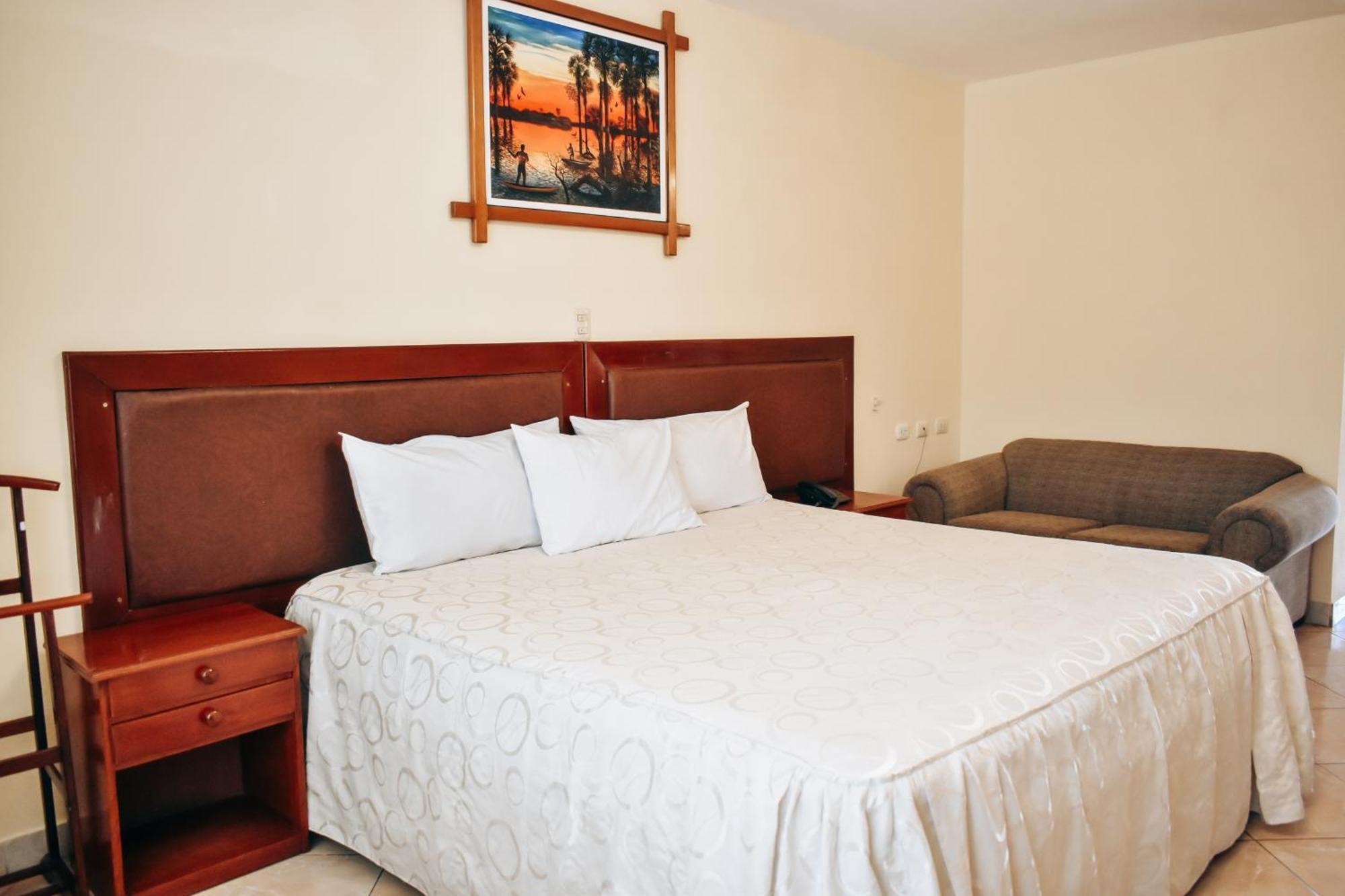 Hotel Sol Del Oriente Пукалпа Екстериор снимка