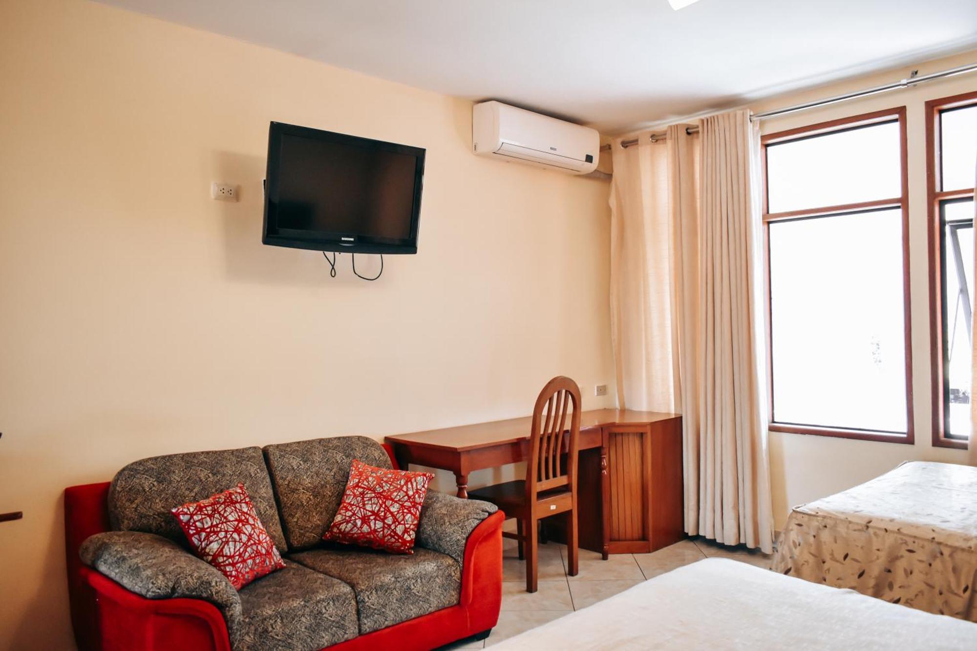 Hotel Sol Del Oriente Пукалпа Екстериор снимка